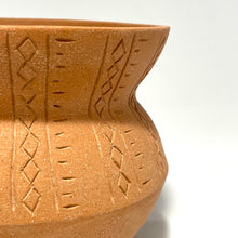 Load image into Gallery viewer, RAMONA planter

